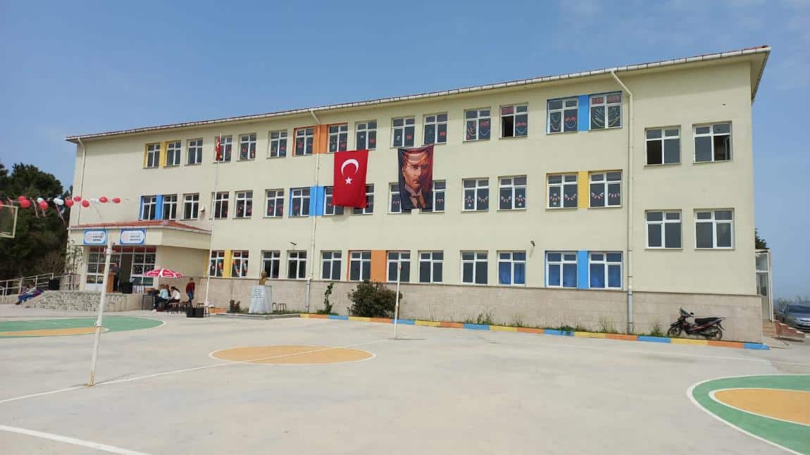 Muratlar Ortaokulu Fotoğrafı